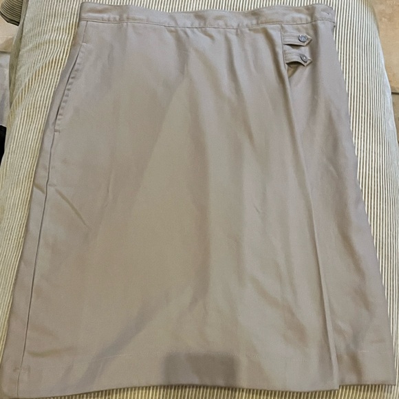 LAND’S END Solid A-line Skirt in Khaki Size 8 Like New. (School Uniform Style) - Picture 1 of 4